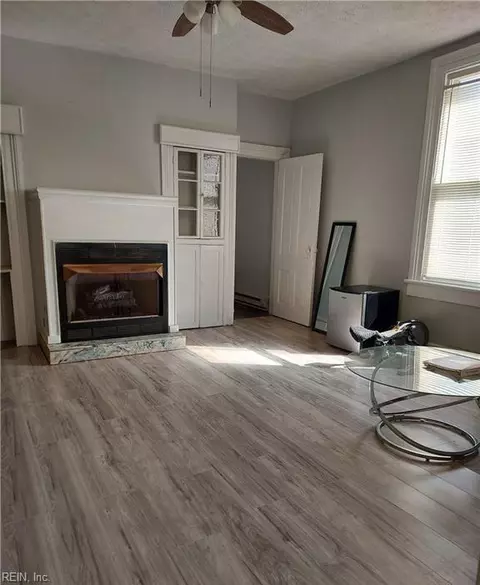Living - 301 Washington St, Hampton, VA 23669 photo 1 of 1