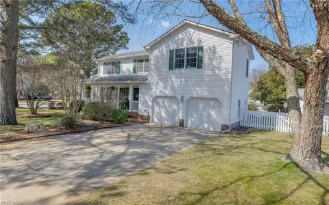 1585 Bunsen Dr, Virginia Beach, VA 23454
