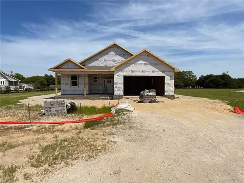 105 Indian Kettle Rd, Jarvisburg, NC 27947