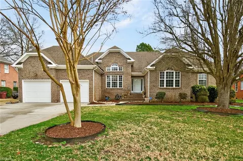 1327 Laurel Ridge Ln, Chesapeake, VA 23322