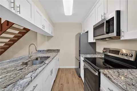 4686 Greenlaw Dr, Virginia Beach, VA 23464