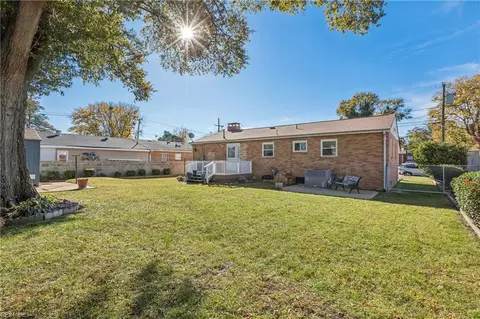 Exterior - 702 Kings View Ct, Hampton, VA 23669 photo 5 of 8