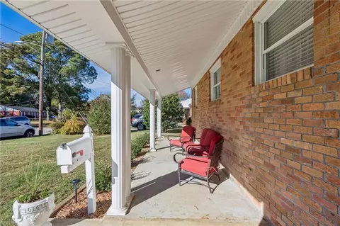 Exterior - 702 Kings View Ct, Hampton, VA 23669 photo 7 of 8