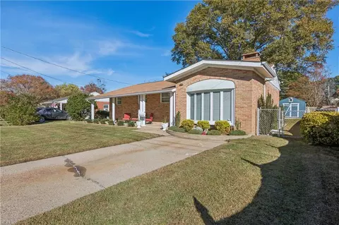 Exterior - 702 Kings View Ct, Hampton, VA 23669 photo 8 of 8