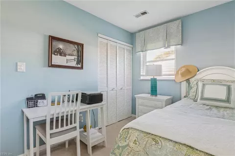 Bedroom - 702 Kings View Ct, Hampton, VA 23669 photo 5 of 6