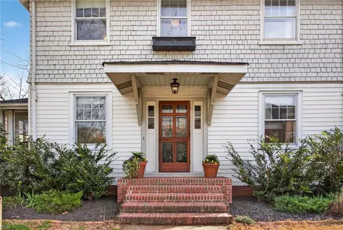 1049 Jamestown Cres, Norfolk, VA 23508