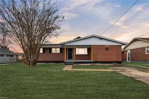 904 Darren Dr, Portsmouth, VA 23701