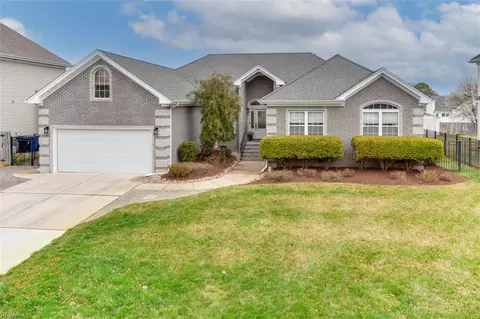 2037 Bierce Dr, Virginia Beach, VA 23454