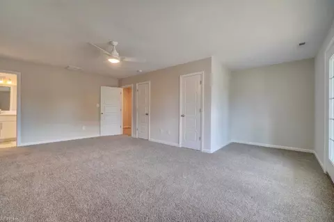 Bedroom - 515 Buckroe Ave, Hampton, VA 23664 photo 3 of 8