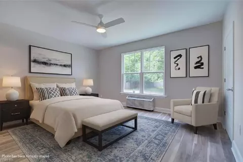 Bedroom - 515 Buckroe Ave, Hampton, VA 23664 photo 1 of 8