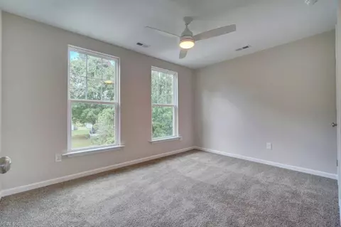 Bedroom - 515 Buckroe Ave, Hampton, VA 23664 photo 6 of 8