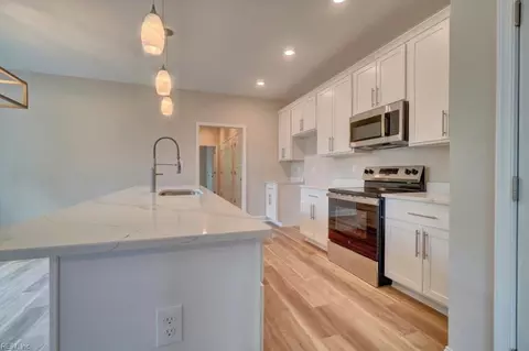 Kitchen - 515 Buckroe Ave, Hampton, VA 23664 photo 1 of 2
