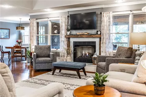 772 Woodstock Rd, Virginia Beach, VA 23464