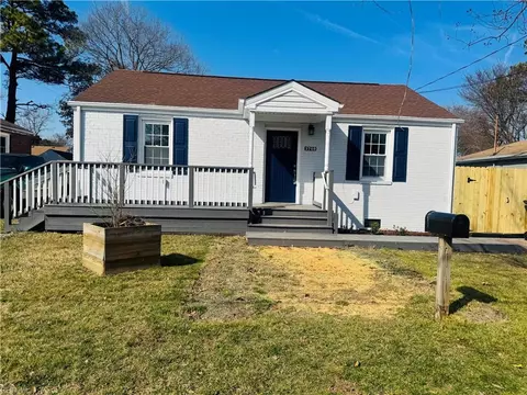 3760 Larkin St, Norfolk, VA 23513