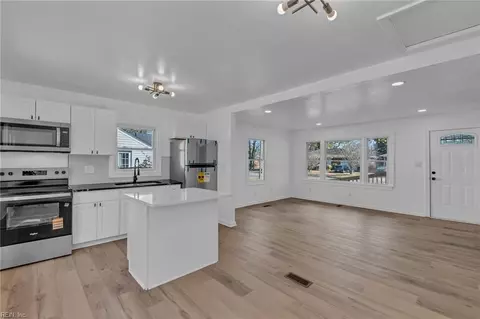 2200 Deep Creek Blvd, Portsmouth, VA 23704