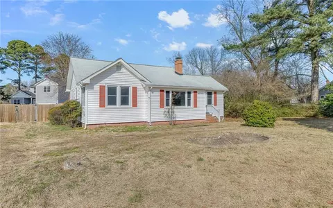 1519 Todds Ln, Hampton, VA 23666