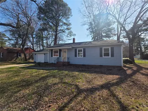 2213 Springdale Rd, Chesapeake, VA 23323
