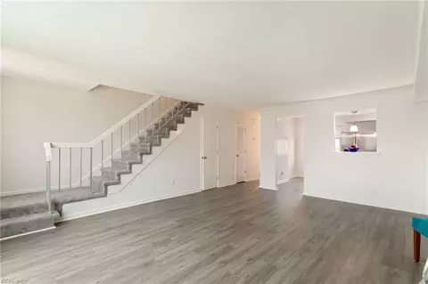 Living - 13 Cantamar Ct, Hampton, VA 23664 photo 3 of 5
