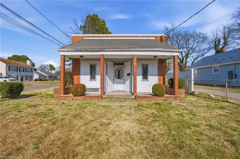 390 Cottonwood Ave, Hampton, VA 23661