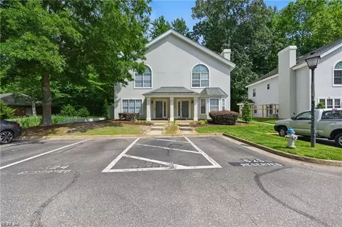 707 Sailfish Quay Quay, Chesapeake, VA 23320