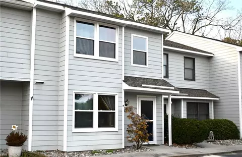 7873 Sunset Dr #3E, Hayes, VA 23072