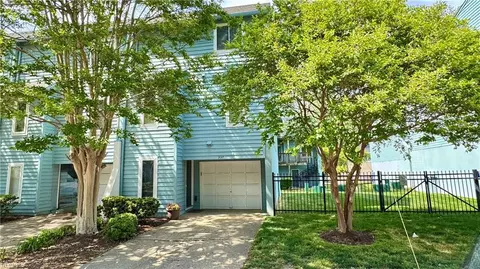 337 25th St, Virginia Beach, VA 23451