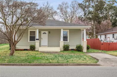 2621 Greenwood Dr, Portsmouth, VA 23702