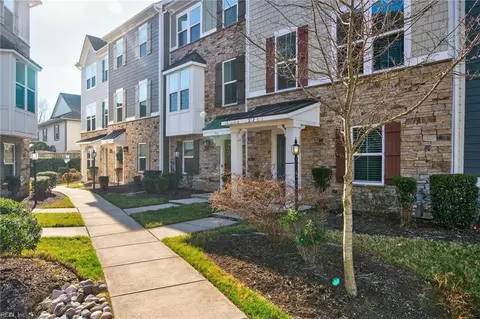 516 Clara Ln, Virginia Beach, VA 23451