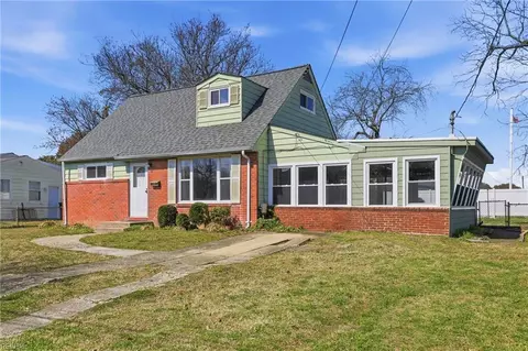4928 Clover St, Virginia Beach, VA 23462