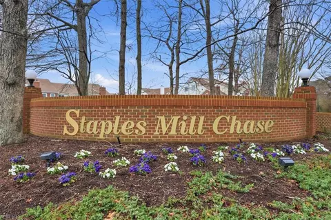5132 Walkers Grant Ln, Virginia Beach, VA 23455