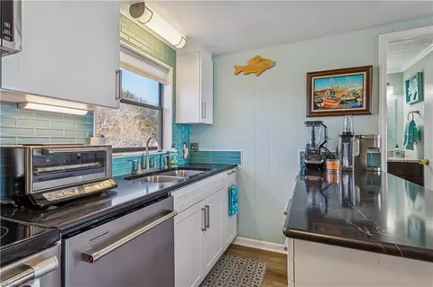 Kitchen - 750 N First St, Hampton, VA 23664 photo 4 of 4