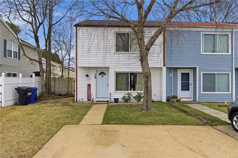 128 Thalia Trace Dr, Virginia Beach, VA 23452