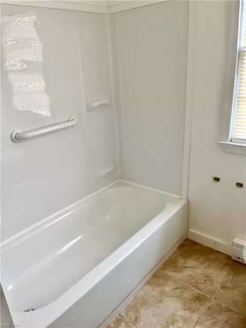 Bath - 1119 N Mallory St, Hampton, VA 23663 photo 2 of 2