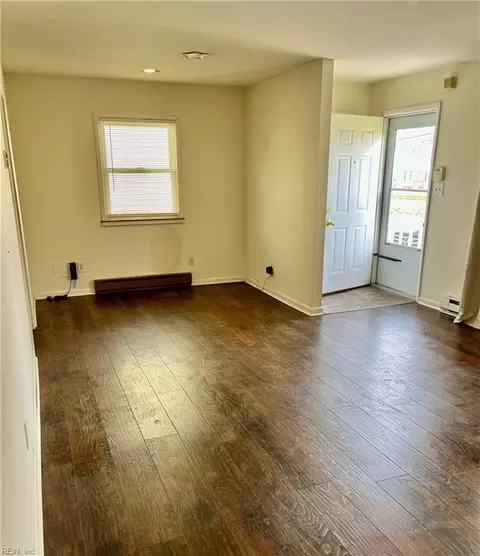 Living - 1119 N Mallory St, Hampton, VA 23663 photo 1 of 2