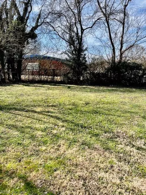 Exterior - 1119 N Mallory St, Hampton, VA 23663 photo 3 of 3