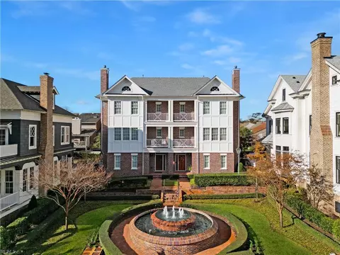 4056 Harlow St, Virginia Beach, VA 23451