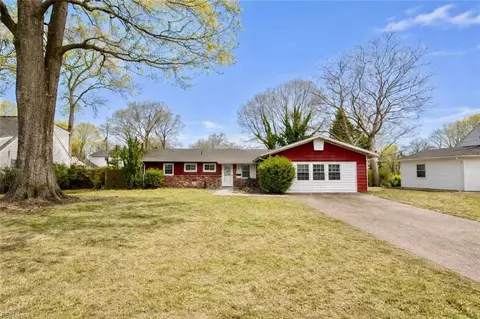 417 E Farmington Rd, Virginia Beach, VA 23454