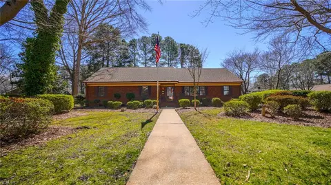 201 Arch Rd, Chesapeake, VA 23322
