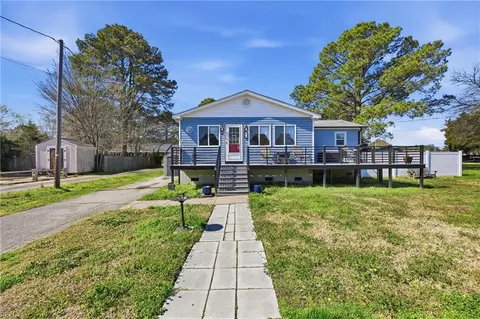7 Freeman Dr, Poquoson, VA 23662