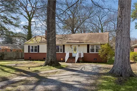33 Rutledge Rd, Newport News, VA 23601