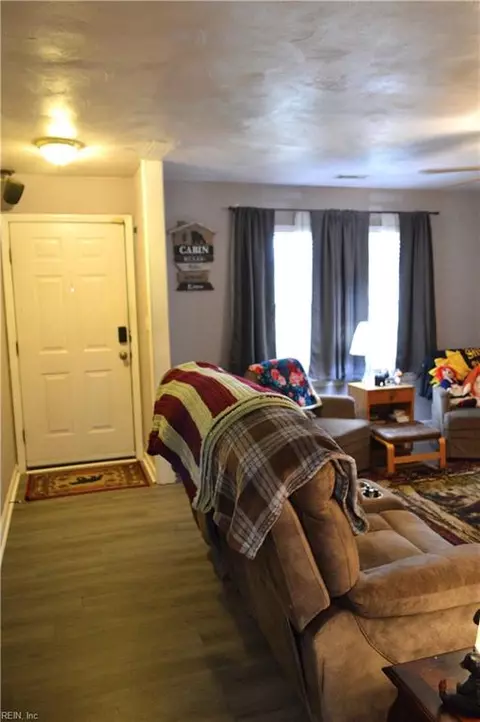 Entry Way - 4446 Desert Rd, Suffolk, VA 23434 photo 1 of 3