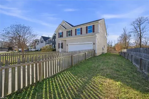7 Mary Ann Dr, Hampton, VA 23666