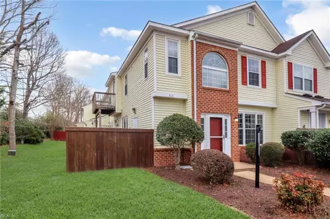 821 Oak Springs Ct, Newport News, VA 23602