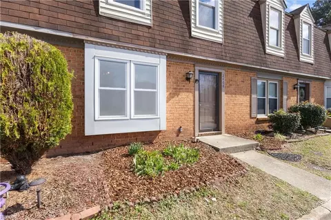 2408 Julie Ct, Virginia Beach, VA 23454
