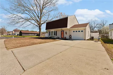 41 Sanlun Lakes Dr, Hampton, VA 23666