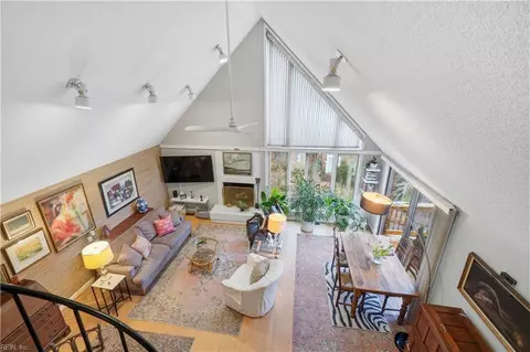 696 Mowbray Arch Arch #260, Norfolk, VA 23507
