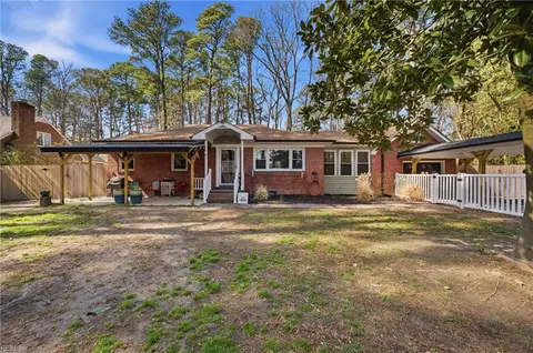 824 E Sparrow Rd, Virginia Beach, VA 23464