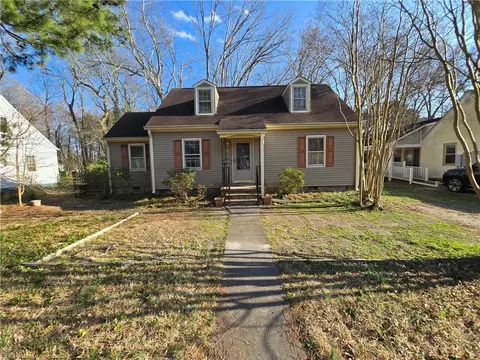 82 Lakeside Dr, Newport News, VA 23606