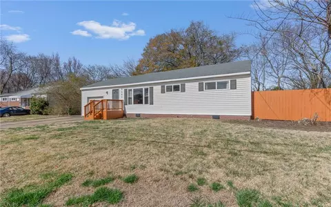 8209 Nathan Ave, Norfolk, VA 23518