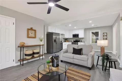 429 Aspen Dr, Newport News, VA 23608